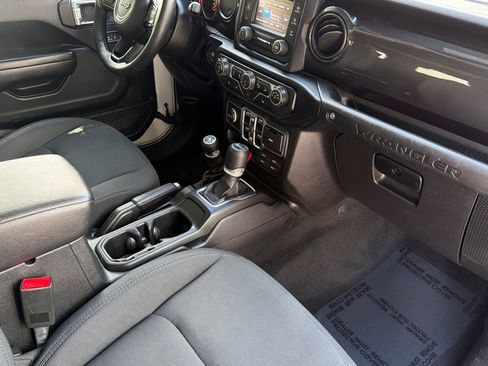 Used 2020 Jeep Wrangler Unlimited Sport AWD/4WD image 19
