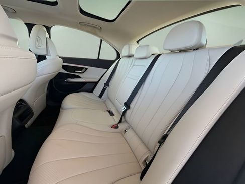 Used 2025 Mercedes-Benz E 350 Sedan image 27