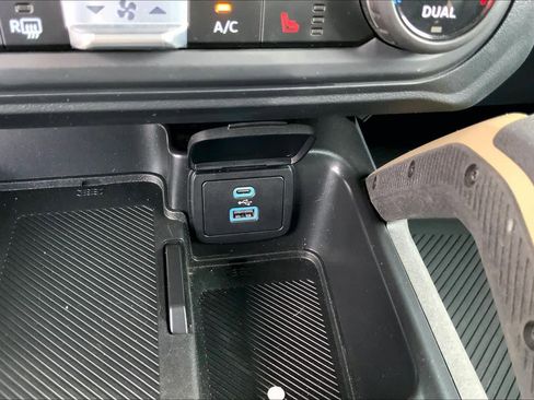 Certified 2025 Ford Bronco Badlands AWD/4WD image 31