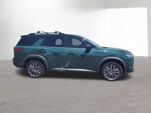 Used 2023 Nissan Pathfinder SL w/ SL Premium Package AWD/4WD image 11