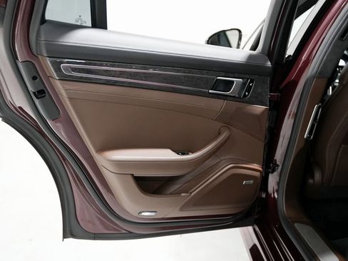 Used 2018 Porsche Panamera Turbo image 38