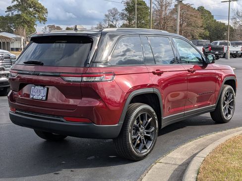 New 2025 Jeep Grand Cherokee Limited image 5