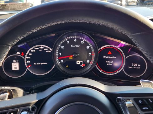 Used 2023 Porsche Cayenne Turbo AWD/4WD image 19