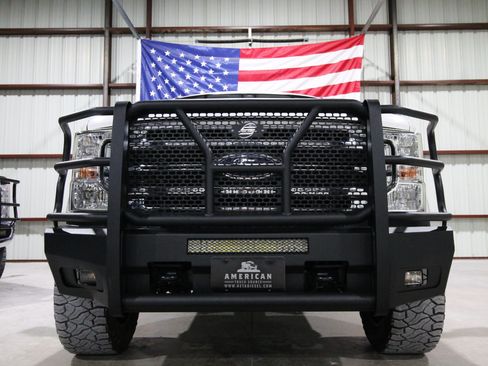 Used 2020 Ford F350 Lariat w/ Lariat Value Package AWD/4WD image 2