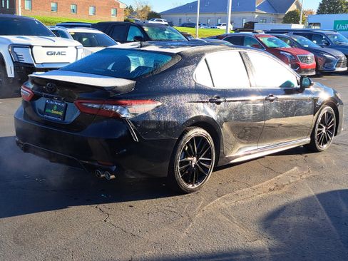 Used 2022 Toyota Camry XSE image 4