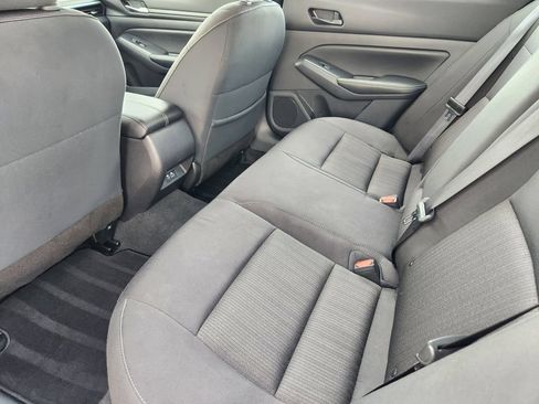 Used 2025 Nissan Altima 2.5 SV FWD image 29