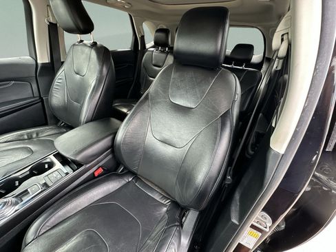 Used 2020 Ford Edge Titanium w/ Equipment Group 301A AWD/4WD image 22