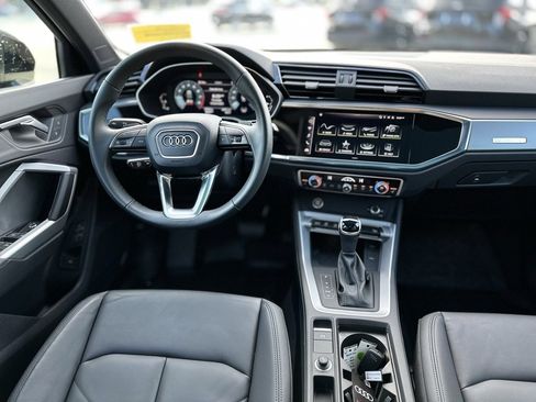 Certified 2025 Audi Q3 2.0T Premium image 12