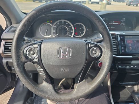 Used 2016 Honda Accord EX image 16