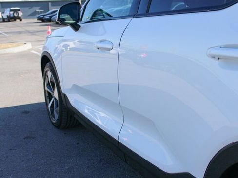 Used 2025 Volvo XC40 B5 Plus image 48