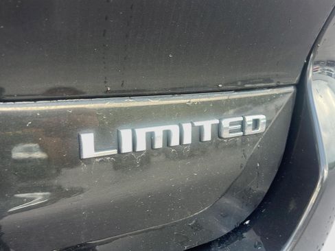 Used 2022 Jeep Grand Cherokee L Limited AWD/4WD image 9