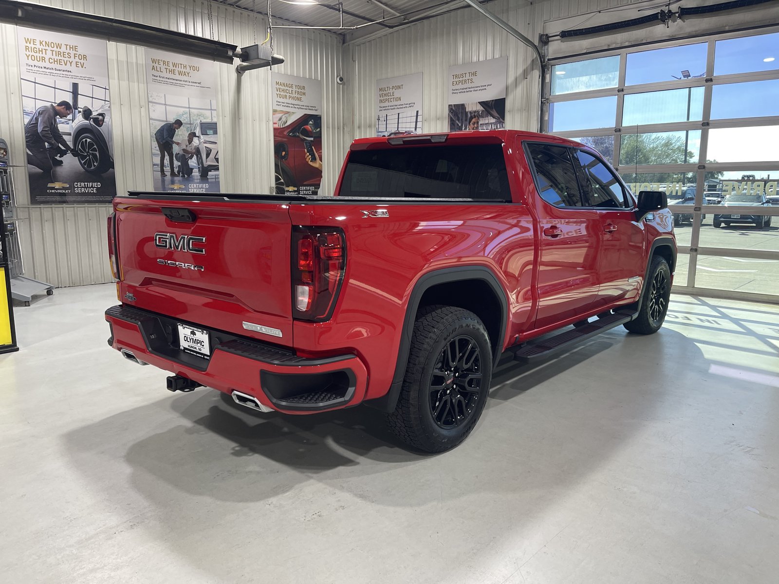 Used 2024 GMC Sierra 1500 Elevation AWD/4WD image 8