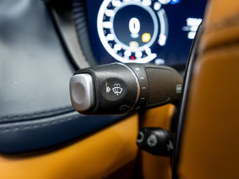 Used 2021 Aston Martin DBX image 55