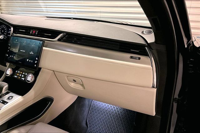 Certified 2026 Jaguar F-PACE R-Dynamic S AWD/4WD image 25