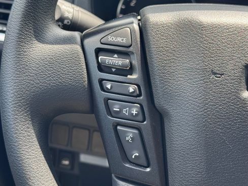 Used 2023 Nissan Frontier SV AWD/4WD image 8