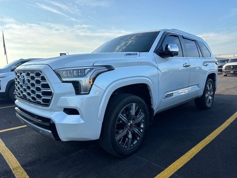 Used 2023 Toyota Sequoia Capstone AWD/4WD image 1
