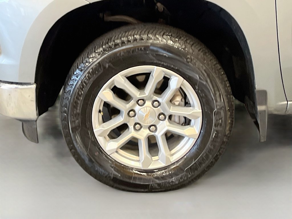Used 2025 Chevrolet Silverado 1500 LT w/ LPO, Liner Protection Package AWD/4WD image 32