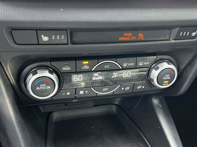 Used 2017 MAZDA MAZDA3 Touring FWD image 41