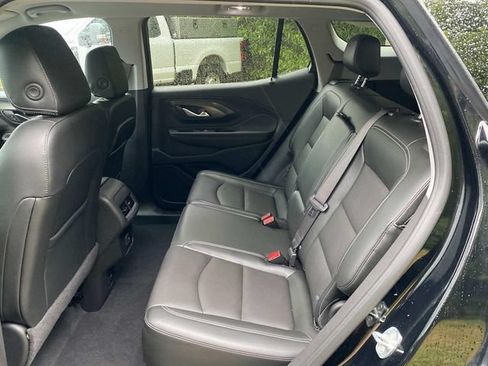 Used 2023 GMC Terrain SLT w/ Infotainment Package II AWD/4WD image 9
