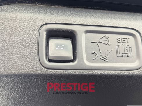 Used 2023 Ford Expedition Limited AWD/4WD image 10