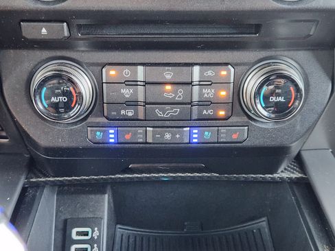 Used 2018 Ford F150 Raptor w/ Equipment Group 802A Luxury AWD/4WD image 19