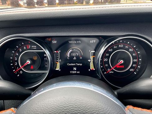 Used 2022 Jeep Gladiator Mojave w/ Auxiliary Switch Group image 26