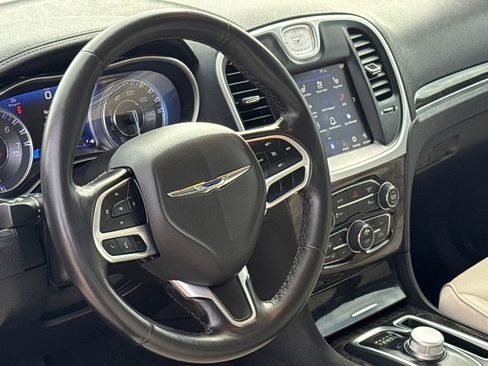 Used 2022 Chrysler 300 Touring L w/ Popular Equipment Group RWD image 18