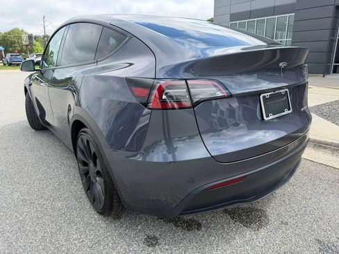 Used 2023 Tesla Model Y Performance AWD/4WD image 3