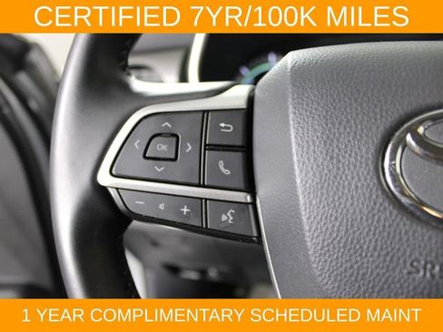 Used 2024 Toyota Highlander XLE AWD/4WD image 21