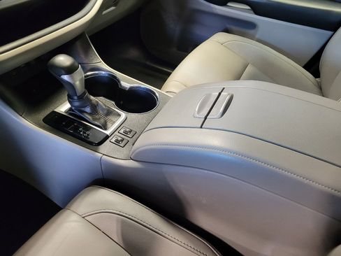 Used 2018 Toyota Highlander XLE FWD image 26