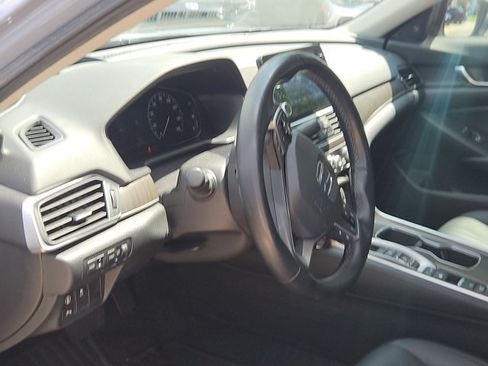 Used 2021 Honda Accord Touring image 10