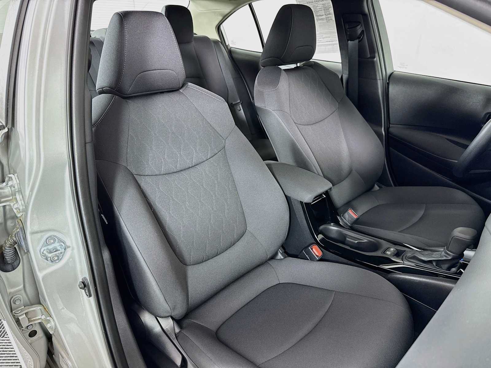 Used 2022 Toyota Corolla LE FWD image 24