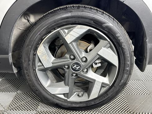 Used 2024 Hyundai Venue SEL FWD image 35
