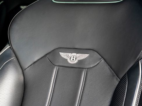 Used 2022 Bentley Bentayga AWD/4WD image 10