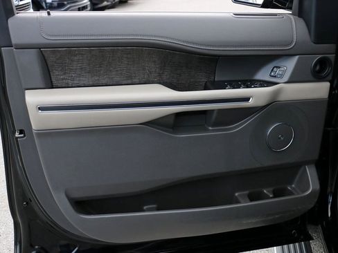 Used 2020 Ford Expedition Max Limited image 15