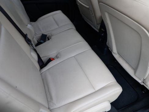 Used 2010 Dodge Journey R/T w/ Navigation & Sound Group I image 12