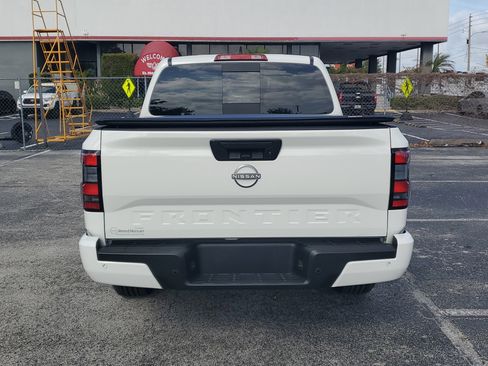 Certified 2025 Nissan Frontier SV image 5