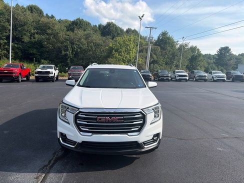 Used 2024 GMC Terrain SLT AWD/4WD image 3