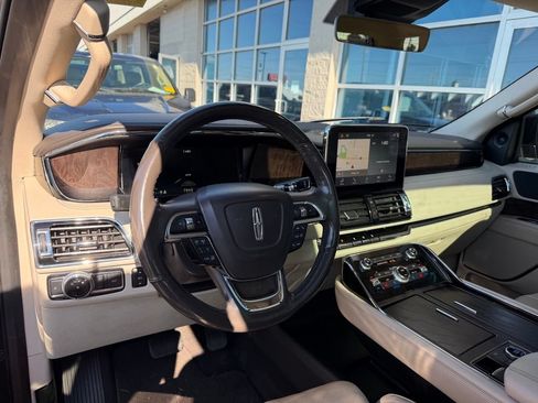 Used 2018 Lincoln Navigator Reserve w/ Technology Package AWD/4WD image 11