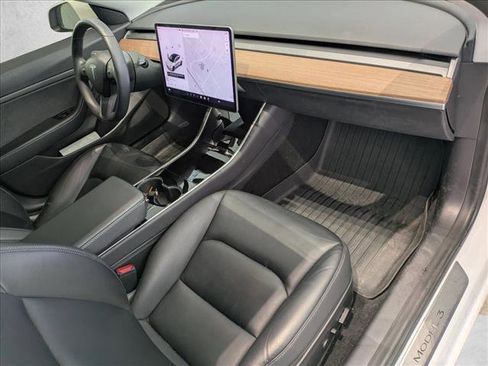 Used 2020 Tesla Model 3 Standard Range Plus image 19