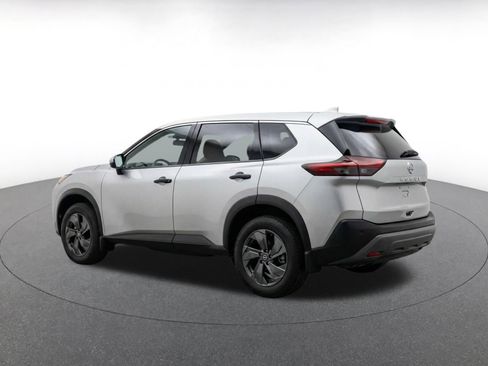 Used 2025 Nissan Rogue SV FWD image 7