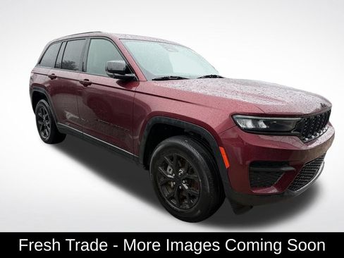 Used 2024 Jeep Grand Cherokee Altitude AWD/4WD image 1