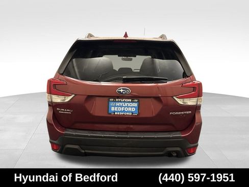 Used 2020 Subaru Forester Premium AWD/4WD image 6