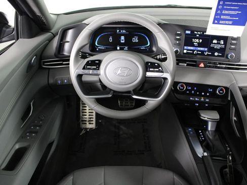 Used 2026 Hyundai Elantra Sport image 8