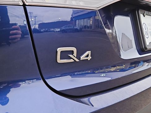 Used 2023 Audi Q4 e-tron Premium w/ Convenience Package image 27