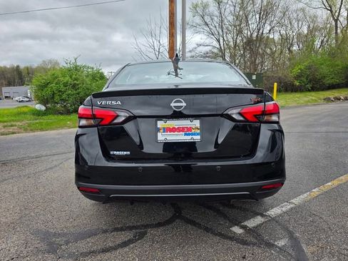 New 2025 Nissan Versa SR w/ Trunk Package FWD image 27