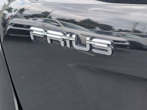 Used 2018 Toyota Prius One image 17