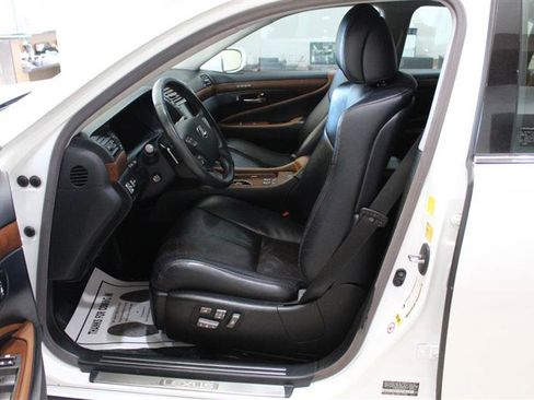 Used 2011 Lexus LS 460 image 30