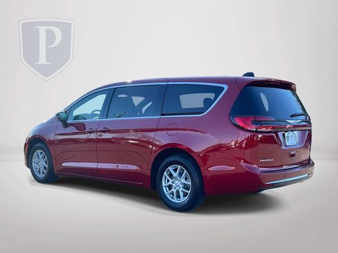 New 2026 Chrysler Pacifica Select image 6