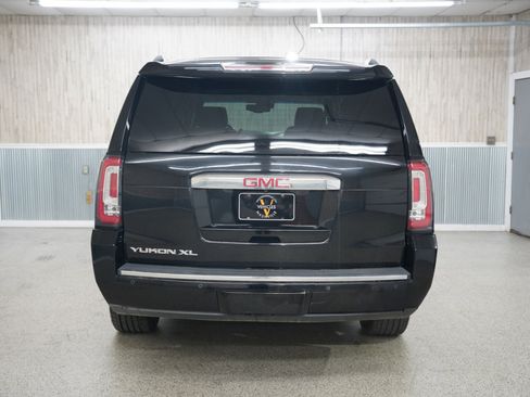 Used 2019 GMC Yukon XL Denali w/ Denali Ultimate Package image 7